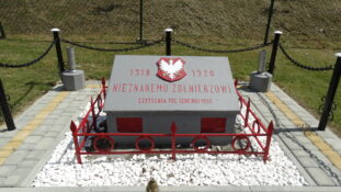 Pomnik poświęcony żołnierzom walczącym o Niepodległość, fot. E. Serwatka